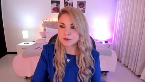 Snapshot of violeta_hotter_ chatting on 10.24.25 violeta_hotter_ online show from 10.24.25