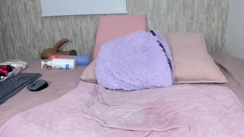 violeta london online show from 12.28.24