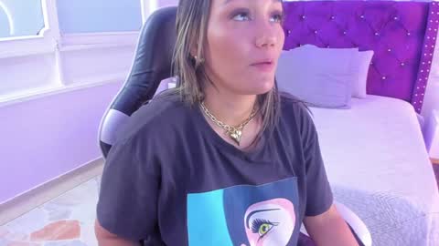 violeta_medina online show from 12.19.24