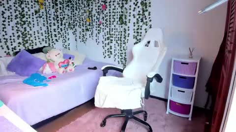 Snapshot of violeta_milleer chatting on 12.02.24 Violeta online show from 12.02.24