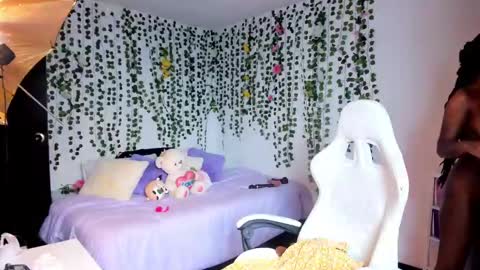 Snapshot of violeta_milleer chatting on 12.06.24 Violeta online show from 12.06.24