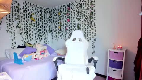 Snapshot of violeta_milleer chatting on 01.14.25 Violeta online show from 01.14.25