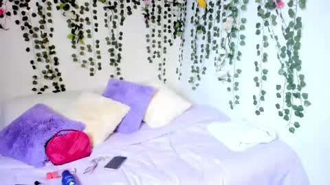 Snapshot of violeta_milleer chatting on 02.03.25 Violeta online show from 02.03.25