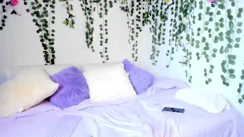 Snapshot of violeta_milleer chatting on 02.06.25 Violeta online show from 02.06.25