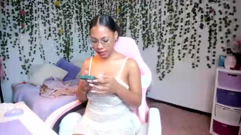 Snapshot of violeta_milleer chatting on 09.16.25 Violeta online show from 09.16.25