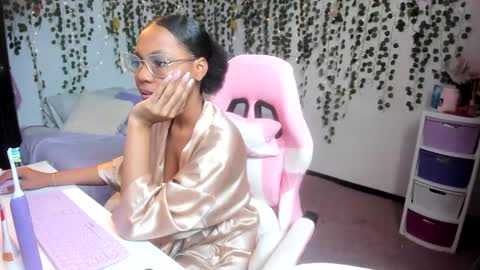 Snapshot of violeta_milleer chatting on 09.19.25 Violeta online show from 09.19.25