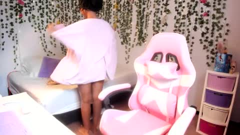 Snapshot of violeta_milleer chatting on 10.03.25 Violeta online show from 10.03.25