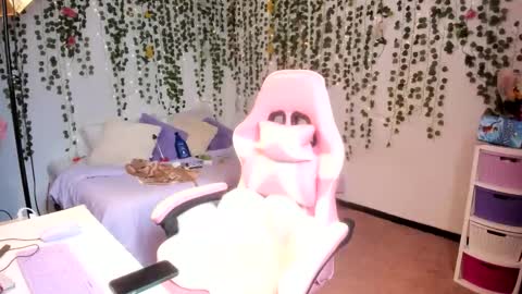 Snapshot of violeta_milleer chatting on 10.15.25 Violeta online show from 10.15.25