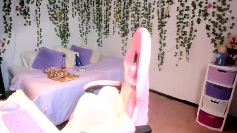 Snapshot of violeta_milleer chatting on 10.23.25 Violeta online show from 10.23.25