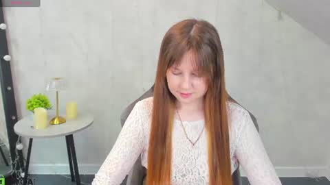 Snapshot of violeta_paul chatting on 06.17.26 Violeta online show from 06.17.26