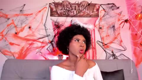 violeta_ruiz_ online show from 10.21.25