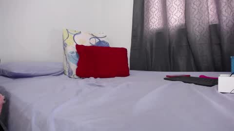 VIOLETA SORACHI  online show from 11.15.25