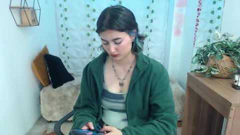 Snapshot of violeta_ximenez chatting on 10.22.25 Violeta  online show from 10.22.25