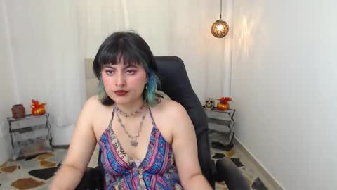 Snapshot of violeta_ximenez chatting on 10.23.25 Violeta  online show from 10.23.25