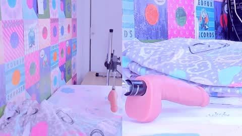 Snapshot of violetaa_hade chatting on 01.07.25 online show from 01.07.25