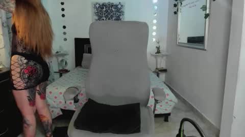 Snapshot of violetacrow chatting on 04.16.26 Violeta online show from 04.16.26