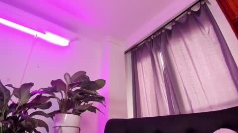 Snapshot of violetarainn chatting on 05.19.26 Violeta online show from 05.19.26