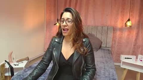 VIOLETA online show from 02.19.25