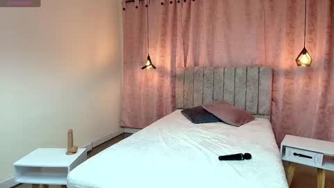 VIOLETA online show from 03.03.25