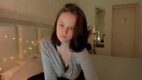 Violet online show from 09.16.25