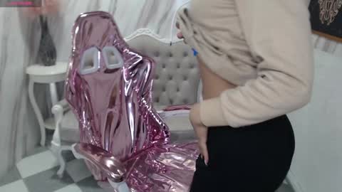 violeth_b online show from 12.13.24