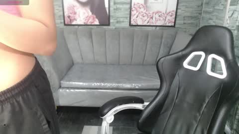 violeth_b online show from 10.04.25