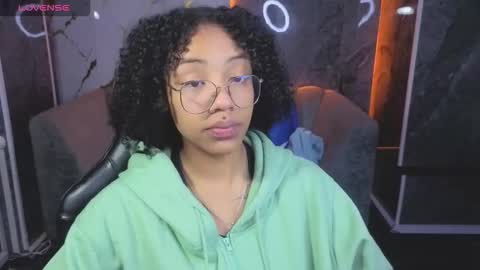 violeth_b online show from 11.23.25