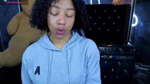 violeth_b online show from 03.23.26