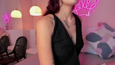 Snapshot of violeth_hill chatting on 01.07.25 Violeth Hill online show from 01.07.25
