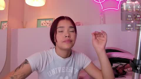 Snapshot of violeth_hill chatting on 09.14.25 Violeth Hill online show from 09.14.25