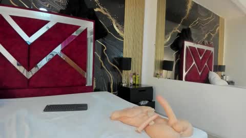 Violet Rose online show from 11.15.25