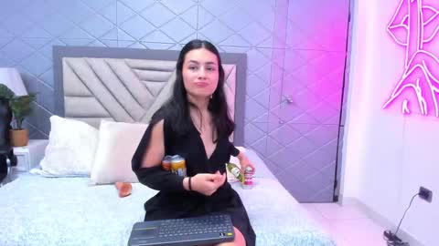 Violet Rousse online show from 03.09.25