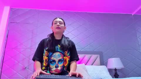 Snapshot of violetrousse chatting on 10.06.25 Violet Rousse online show from 10.06.25