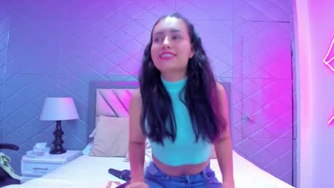 Snapshot of violetrousse chatting on 10.12.25 Violet Rousse online show from 10.12.25