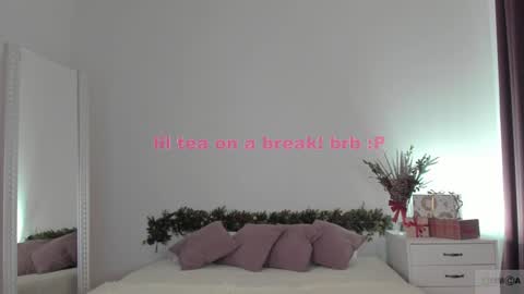 violetta_finch online show from 12.14.24