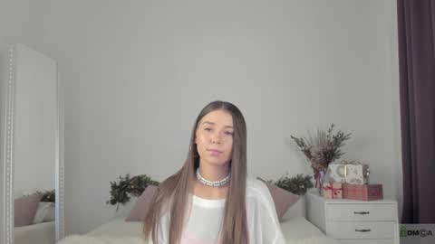 violetta_finch online show from 12.17.24