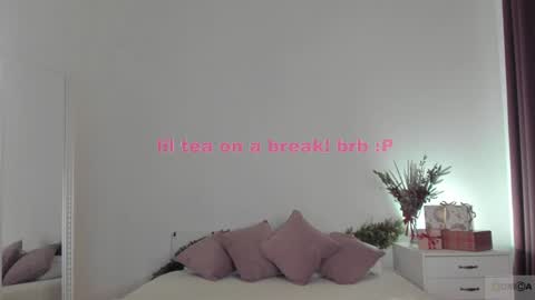 violetta_finch online show from 12.19.24
