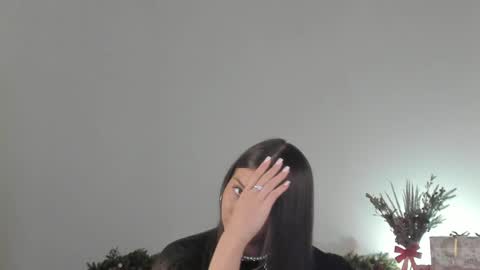 violetta_finch online show from 12.20.24