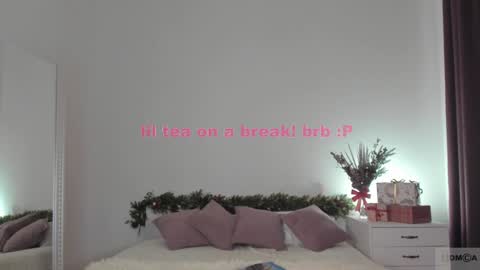 violetta_finch online show from 12.20.24