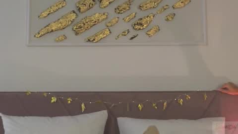 violetta_finch online show from 10.23.25