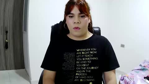 Snapshot of violettacam69 chatting on 10.31.25 violettacam69 online show from 10.31.25