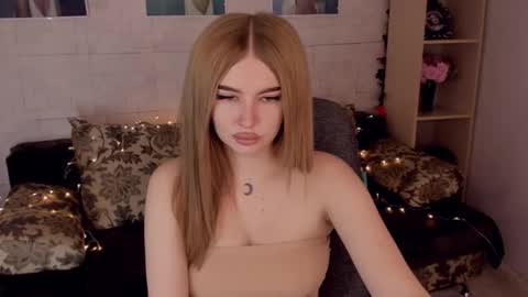 Snapshot of violettaotis chatting on 12.30.24 ViolettaOtis online show from 12.30.24