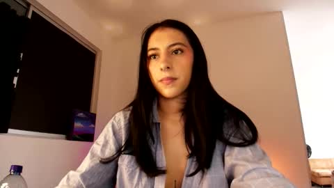 Snapshot of violettastars chatting on 10.22.25 Violetta....Follow me in Twitter... online show from 10.22.25