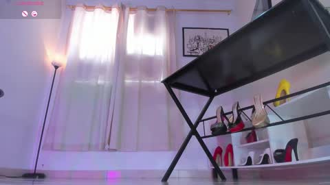 Snapshot of violettastrada chatting on 09.17.25 CALL ME TATIANA online show from 09.17.25