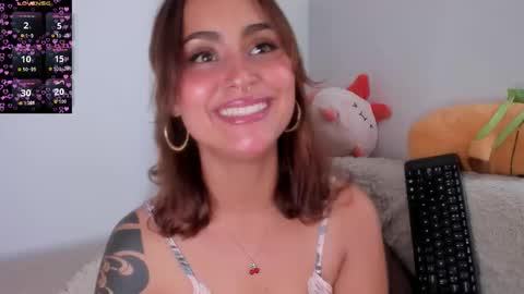 Snapshot of violetteramirez01 chatting on 09.28.25 Violette online show from 09.28.25