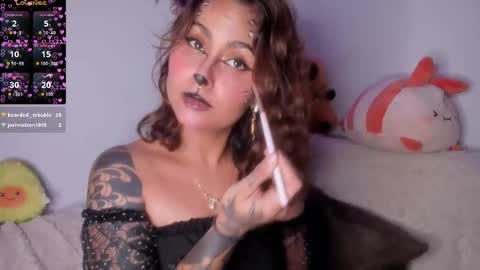 Snapshot of violetteramirez01 chatting on 10.28.25 Violette online show from 10.28.25