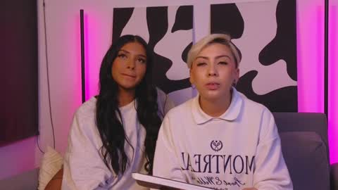 Snapshot of violettgrey_ chatting on 01.23.25 Violet online show from 01.23.25