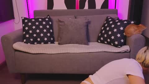 Snapshot of violettgrey_ chatting on 01.30.25 Violet online show from 01.30.25