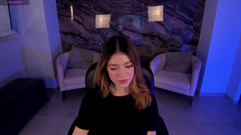 Violett  online show from 02.16.25