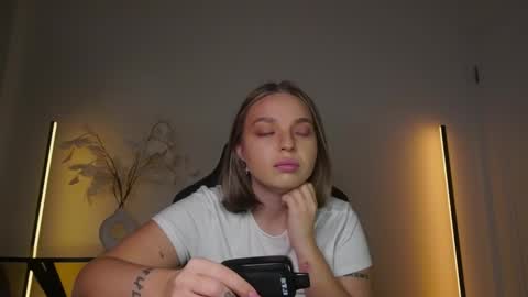 Violla online show from 11.22.25